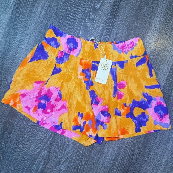 NWT Ramy Brook Sadie Shorts Size Small Silk Blend Pleated Floral Pattern - Picture 2 of 4